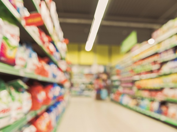 Supermarket grocery blurred_Crop